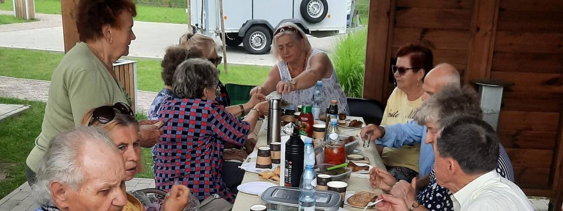 Piknik dla Seniorów na przystani kajakowej